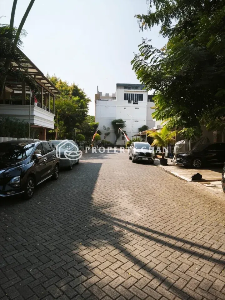 Rumah dijual di Eropah, Green Lake - Jalan Depan