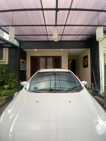 Rumah dijual di Bintaro Jaya, Ciputat - Carport