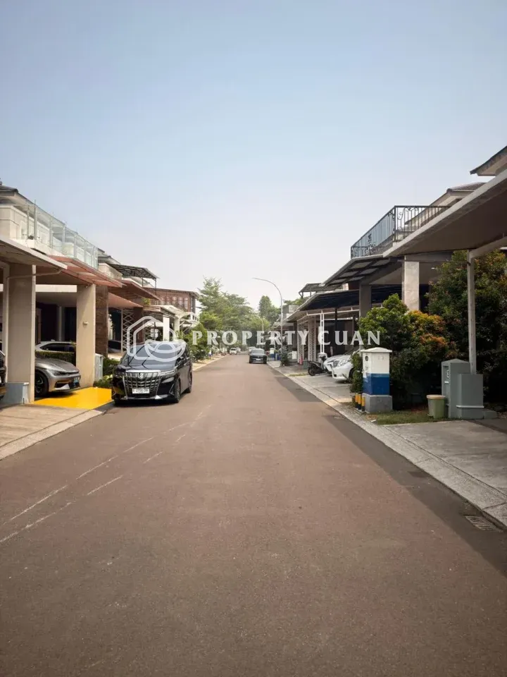 Rumah dijual di Sutera Orlanda, Alam Sutera - Jalan Depan