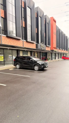 Ruko Disewakan di Lloyd Promenade, Alam Sutera — LT 80 m², LB 215 m²