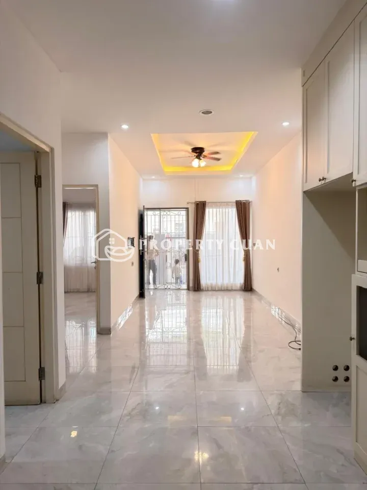 Rumah dijual di Jl. Pluit Karang Jelita, Muara Karang - Ruang Keluarga