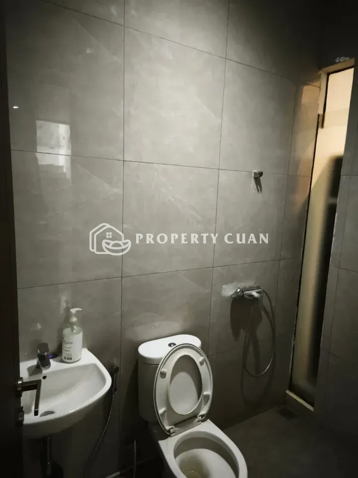 Rumah dijual di Aeris, Citra Garden Serpong - Kamar Mandi