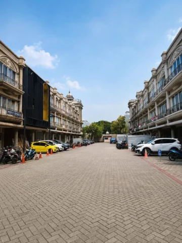 Ruko dijual di Ruko De Mansion, Alam Sutera - Jalan Depan