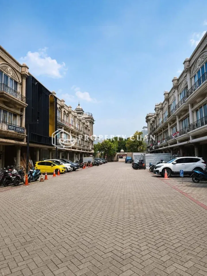 Ruko dijual di Ruko De Mansion, Alam Sutera - Jalan Depan