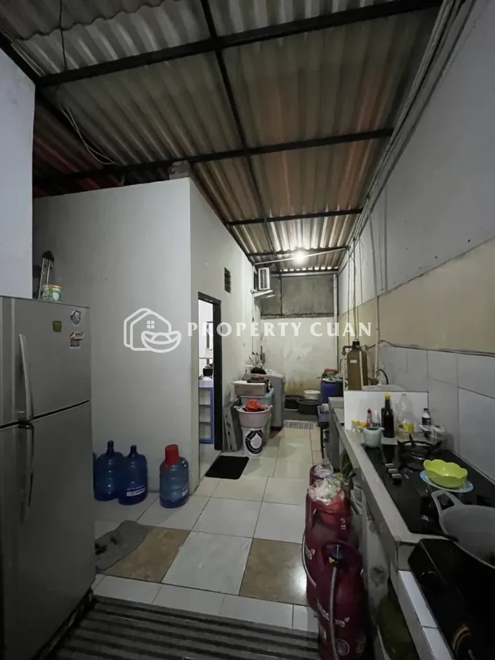Rumah dijual di Puri Gardena, Puri - Dapur