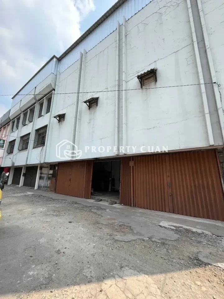 Ruko dijual di Jl. Daan Mogot Raya, Kalideres - Tampak Depan