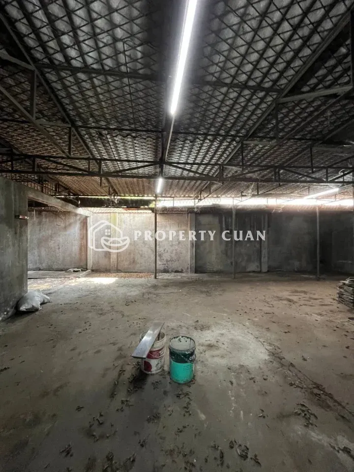 Ruko dijual di Jl. Daan Mogot Raya, Kalideres - Area Gudang 2