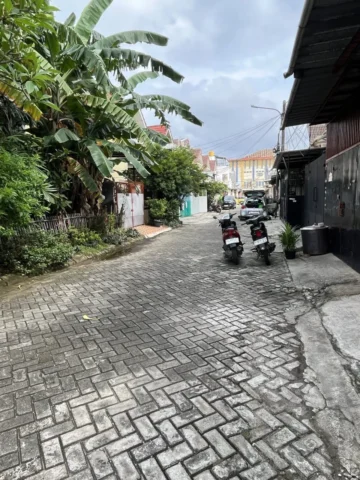 Rumah dijual di Taman Palem Lestari, Cengkareng - Jalan Depan