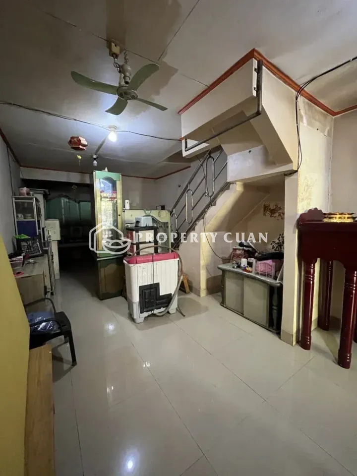 Rumah dijual di Taman Palem Lestari, Cengkareng - Ruang Keluarga