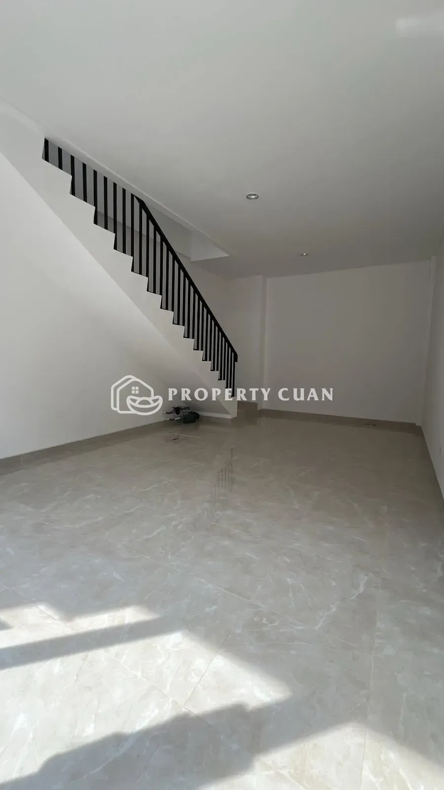 Ruko disewakan di West Village Business Park, BSD - Ruang Keluarga 4