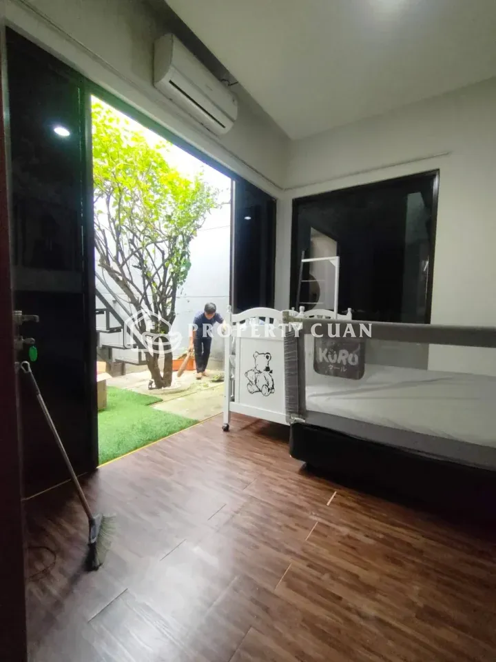 Rumah dijual di Mayfield, BSD - Balkon