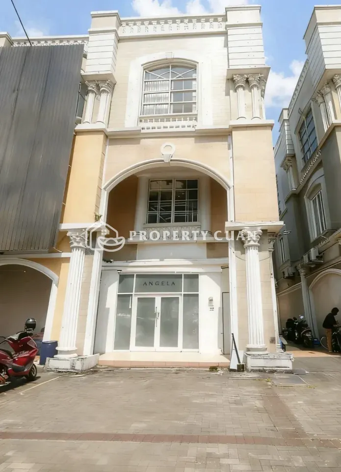 Ruko dijual di Ruko Bolsena, Gading Serpong - Tampak Depan