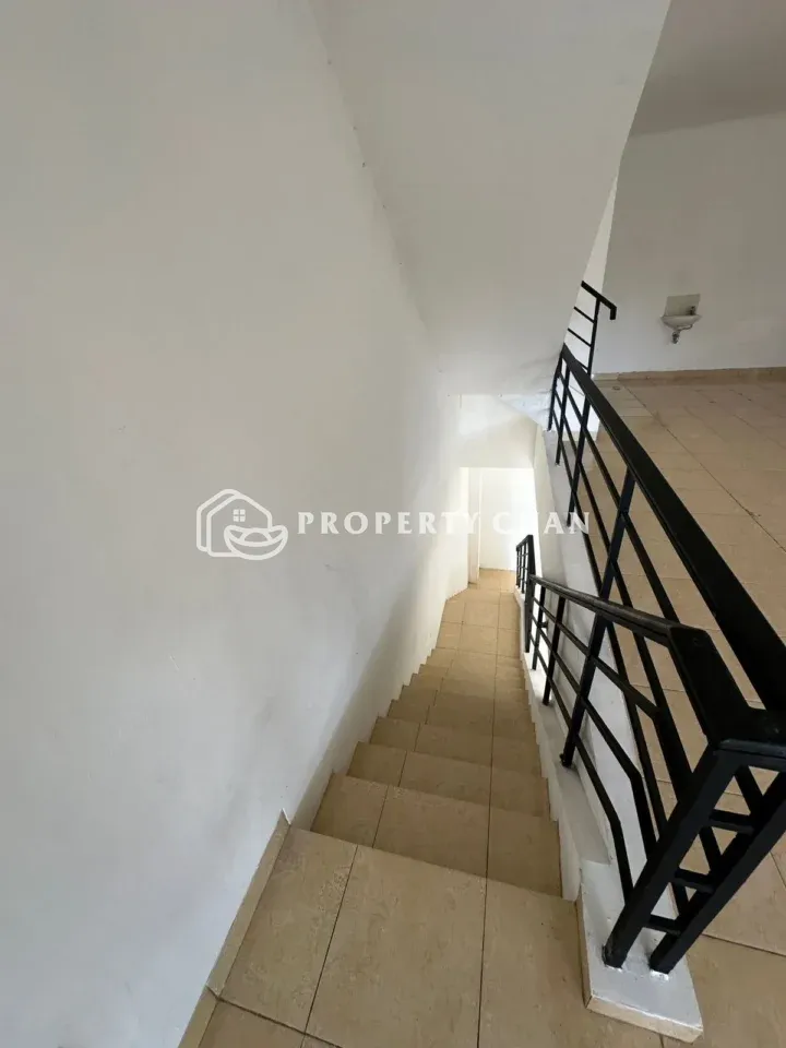 Ruko dijual di Ruko Bolsena, Gading Serpong - Tangga
