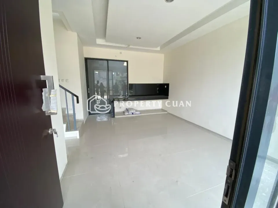 Rumah dijual di Agate, Gading Serpong - Ruang Keluarga