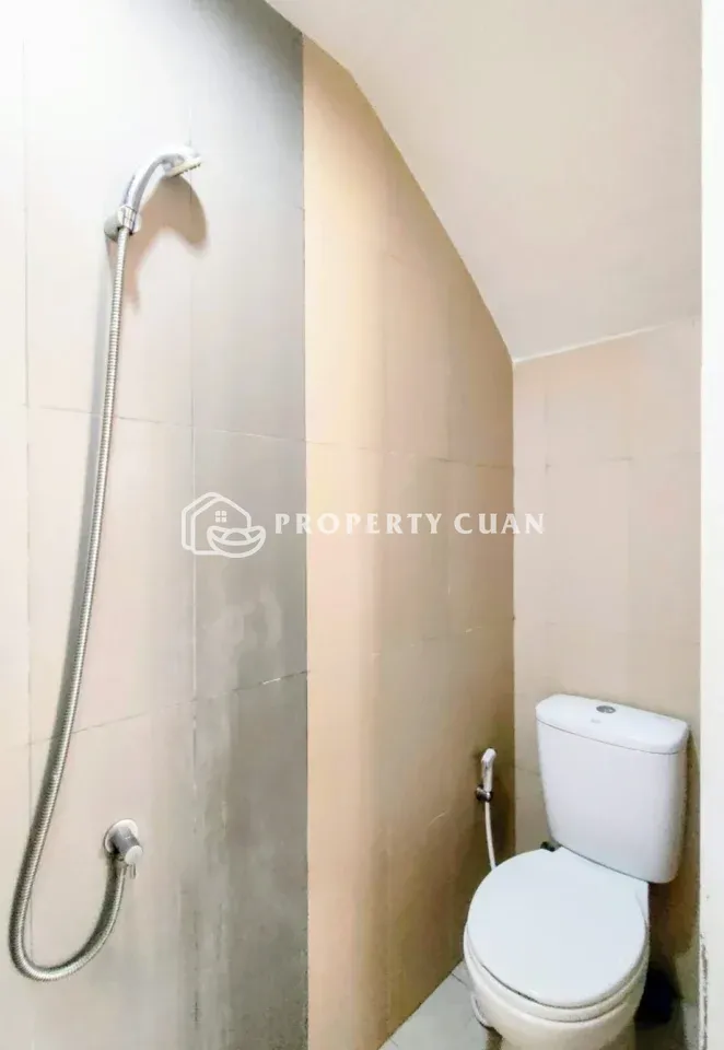 Rumah dijual di Malibu, Gading Serpong - Kamar Mandi