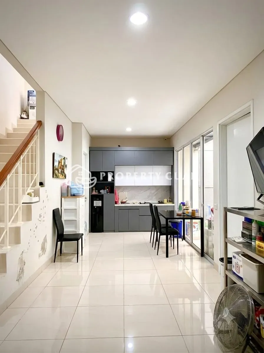 Rumah dijual di Malibu Village, Gading Serpong - Dapur