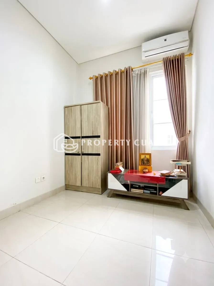 Rumah dijual di Malibu Village, Gading Serpong - Kamar Tidur