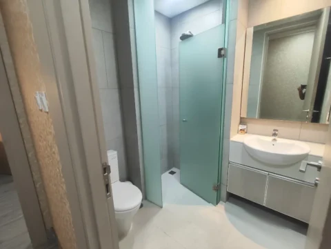 Apartemen dijual di Menara Jakarta, Kemayoran - Kamar Mandi