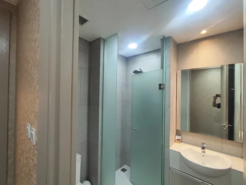 Apartemen dijual di Menara Jakarta, Kemayoran - Kamar Mandi 2