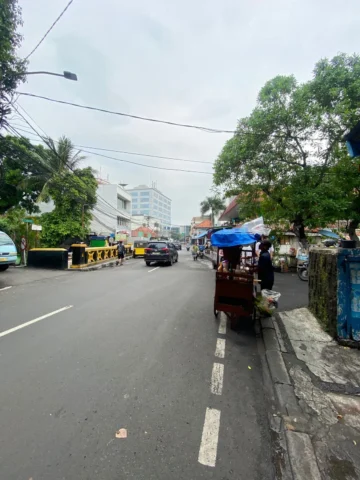 Ruko disewakan di Jl. Paseban Raya, Senen - Lingkungan