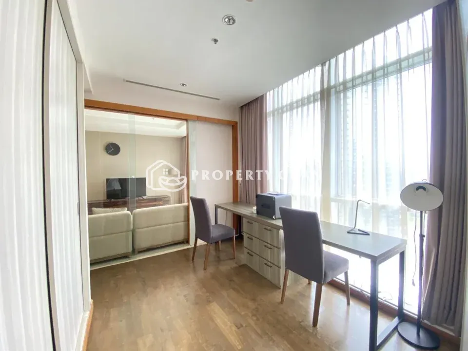 Apartemen disewakan di Oakwood Premier Cozmo, Kuningan - Ruang Kerja 2