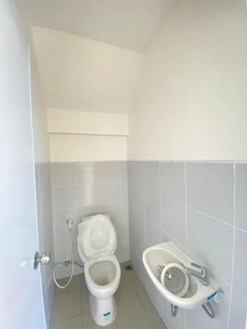 Ruko dijual di Citra Garden Serpong - Kamar Mandi