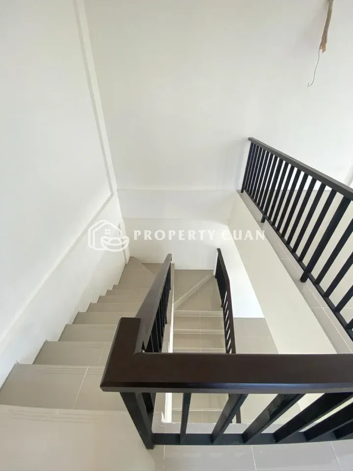 Ruko dijual di Citra Garden Serpong - Tangga 2