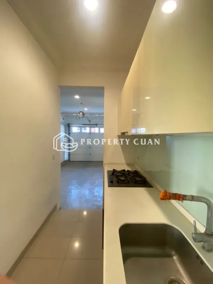 Rumah dijual di Jadeite, BSD - Dapur 3