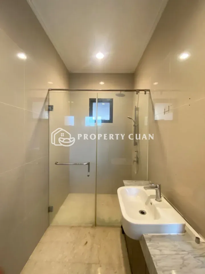 Rumah dijual di Jadeite, BSD - Kamar Mandi 2