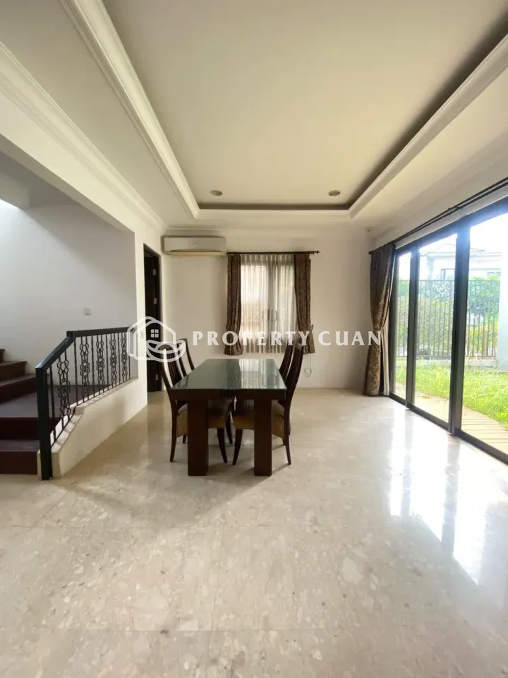Rumah dijual di Jadeite, BSD - Ruang Makan