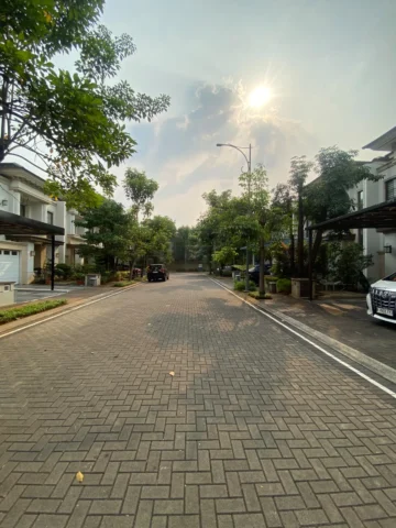 Rumah dijual di Jadeite, BSD - Jalan Depan