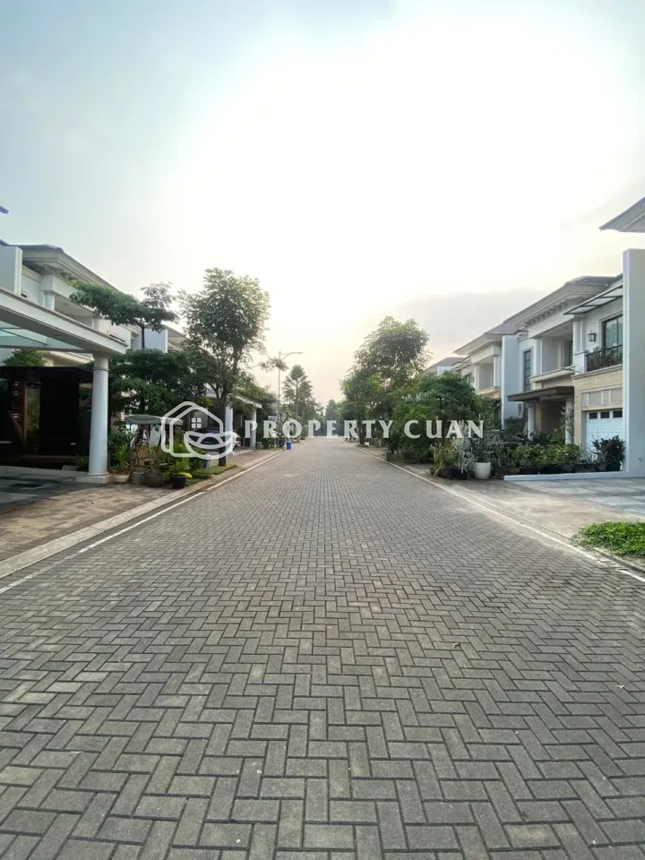 Rumah dijual di Jadeite, BSD - Jalan Depan