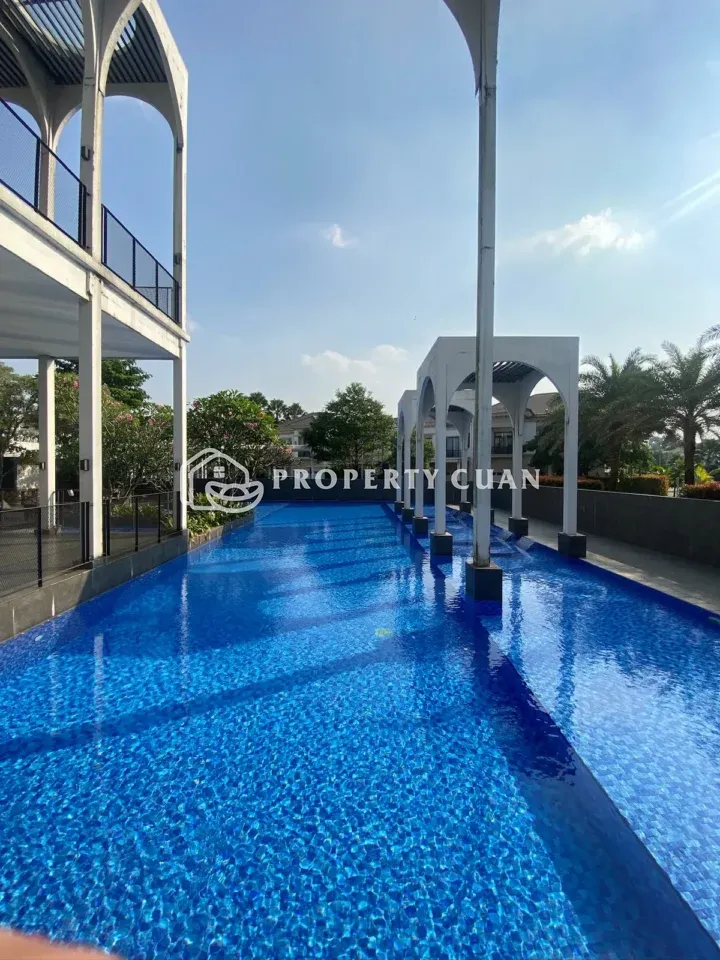 Rumah dijual di Jadeite, BSD - Kolam Renang