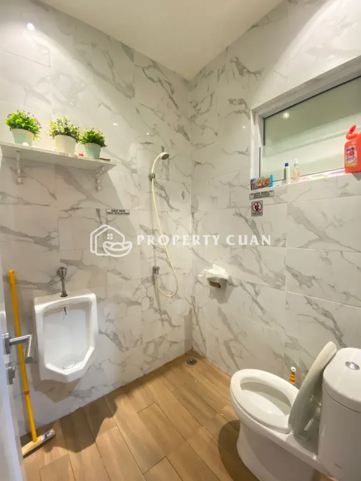 Ruko dijual di Mendrisio, Gading Serpong - Kamar Mandi