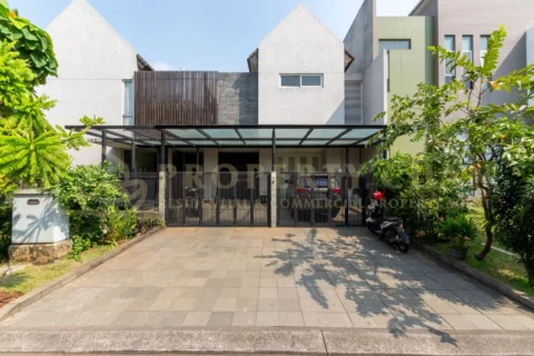 Rumah Dijual di Sapphire, Gading Serpong — 5 KT, LT 600 m²