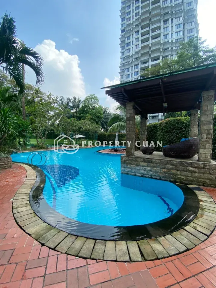 Apartemen disewakan di Amartapura, Karawaci - Kolam Renang
