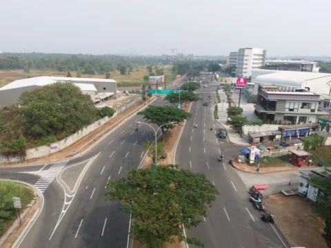 Kavling Komersial dijual di BSD - Jalan Depan