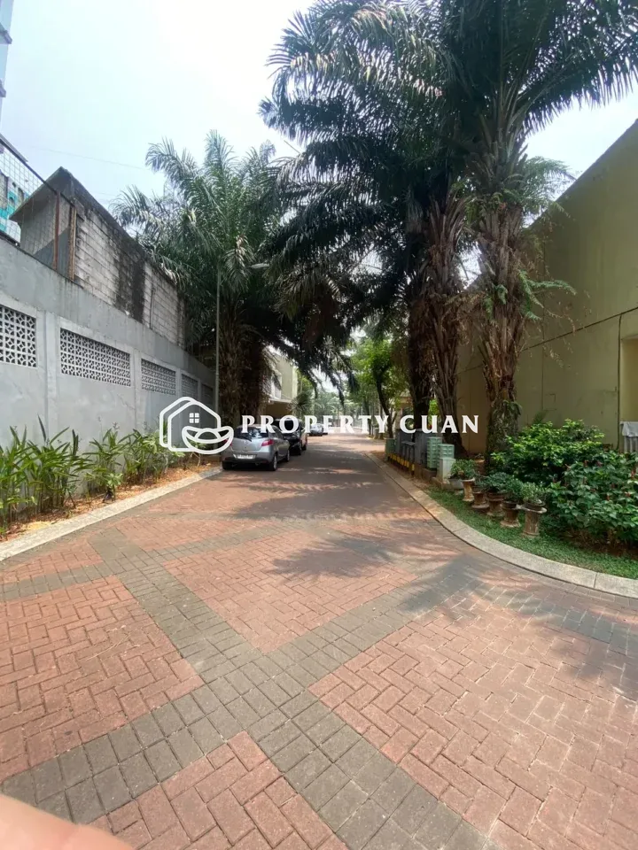 Rumah dijual di Virginia, Gading Serpong - Jalan Depan 2