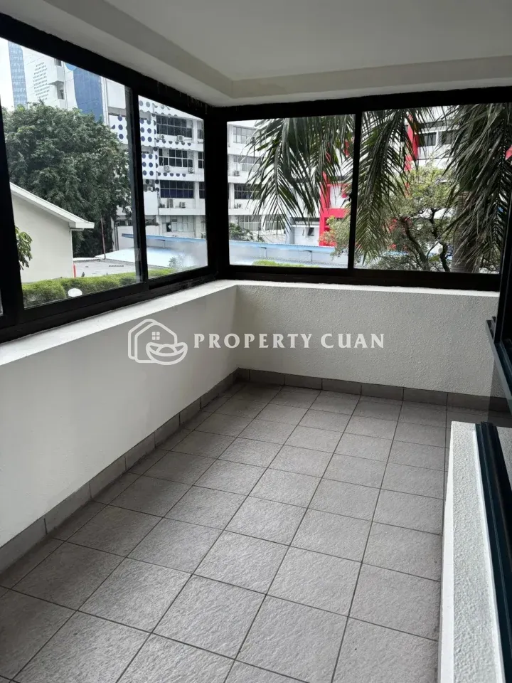 Apartemen dijual di Grand Tropic, Tanjung Duren - Balkon