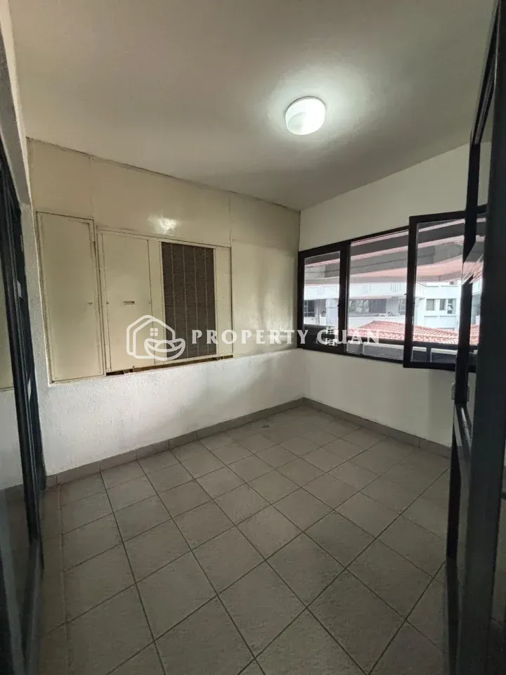Apartemen dijual di Grand Tropic, Tanjung Duren - Ruang Kerja
