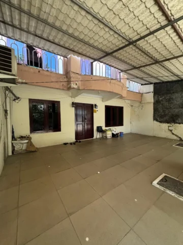 Rumah dijual di Green Garden, Kedoya - Carport 2