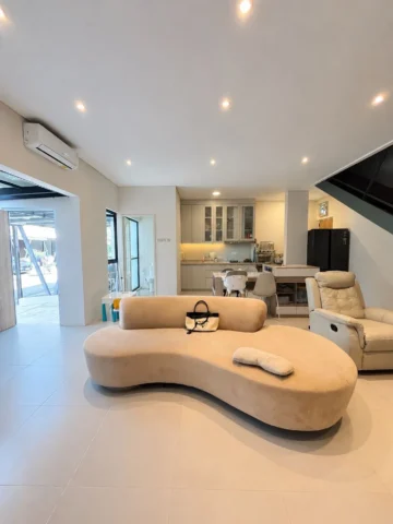 Rumah dijual di Amarine, BSD - Ruang Keluarga 2