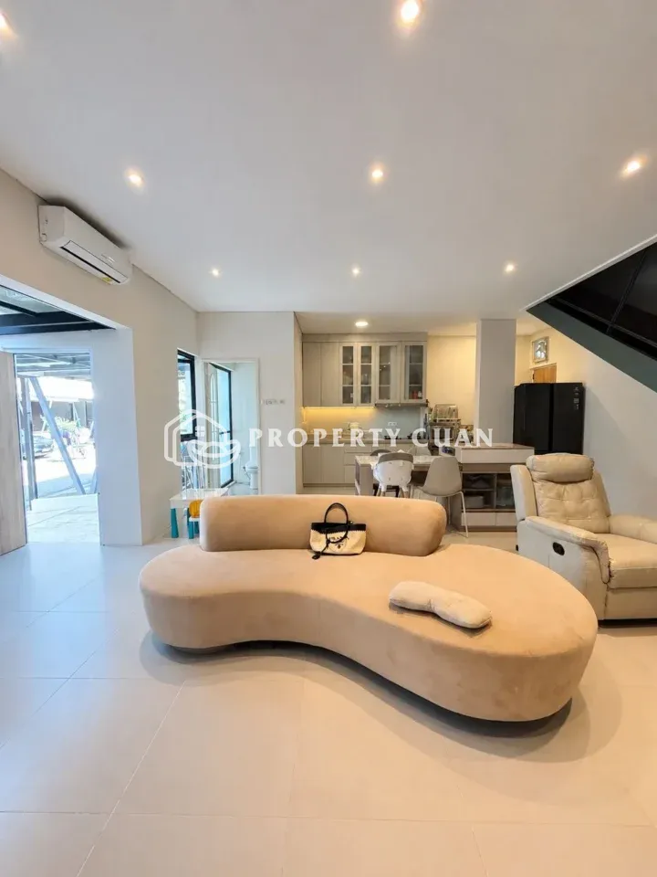 Rumah dijual di Amarine, BSD - Ruang Keluarga 2