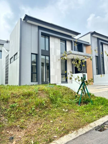 Rumah dijual di Cardonay, Sentul - Tampak Samping