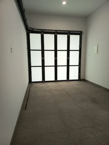 Rumah dijual di Matera Residence, Gading Serpong - Carport
