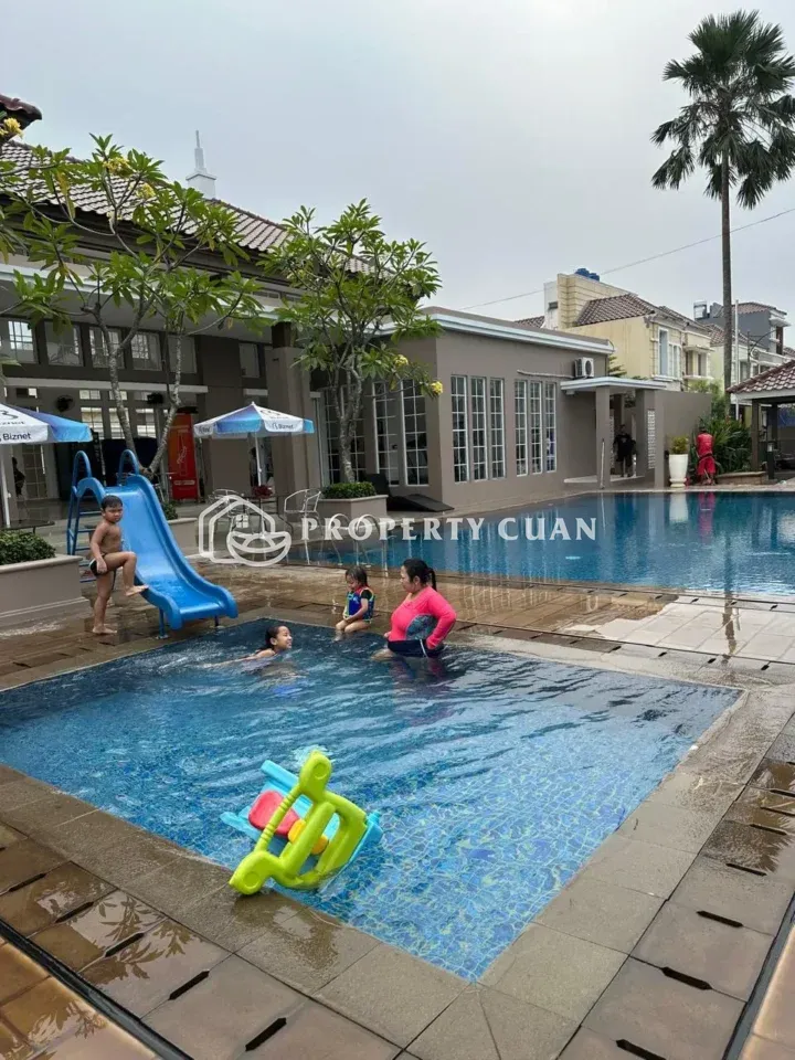 Rumah dijual di Amarillo, Gading Serpong - Kolam Renang 2
