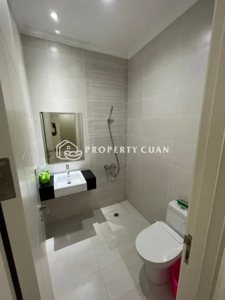 Rumah dijual di Flamingo, Gading Serpong - Kamar Mandi 2