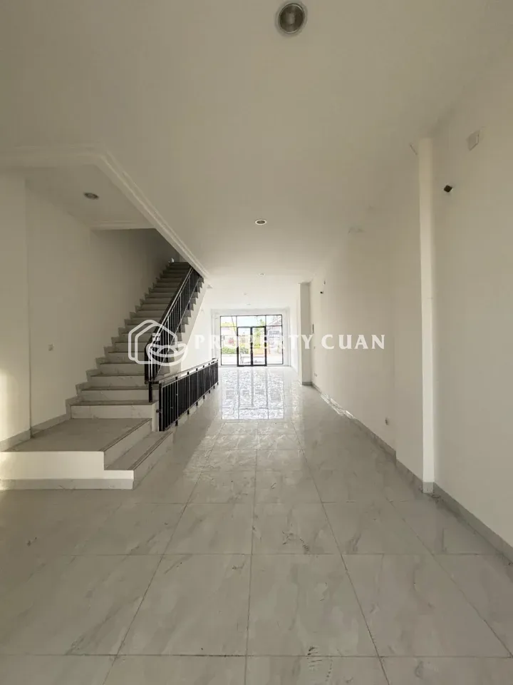 Ruko disewakan di Ebony Golf, PIK 2 - Interior