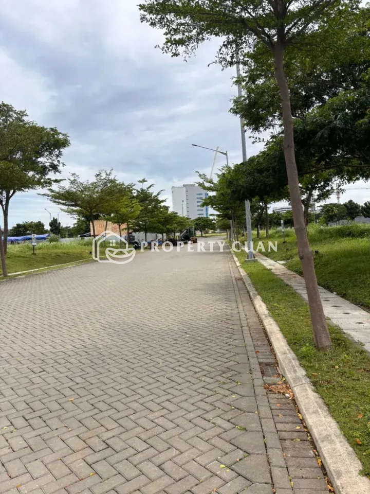 Kavling Komersial dijual di Brooklyn Pik 2, PIK 2 - Jalan Depan