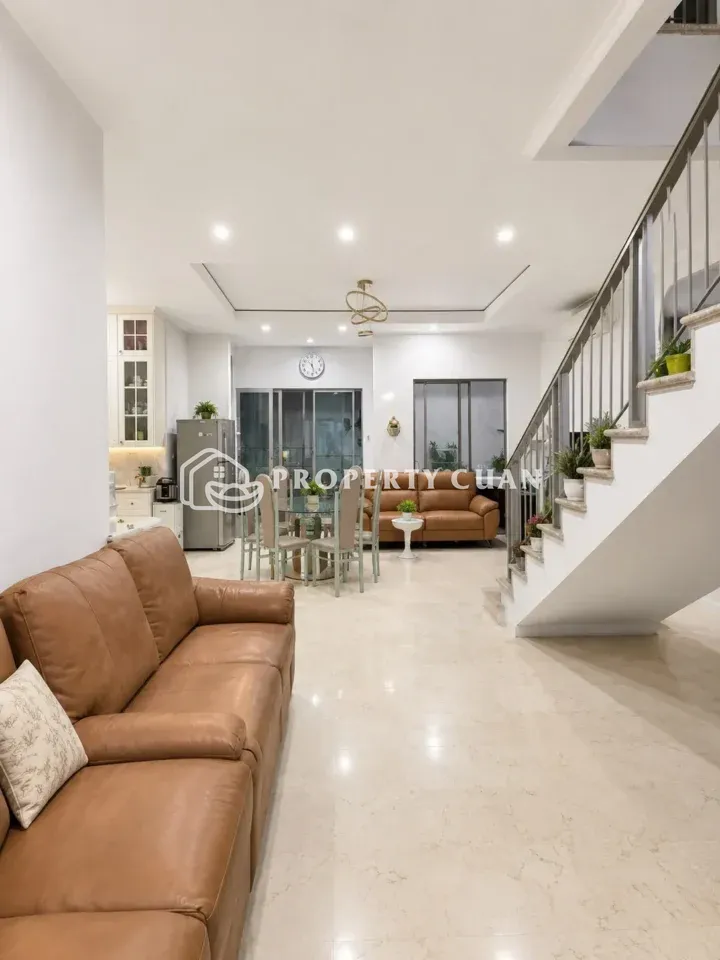 Rumah dijual di Harmony, Muara Kamal - Ruang Keluarga